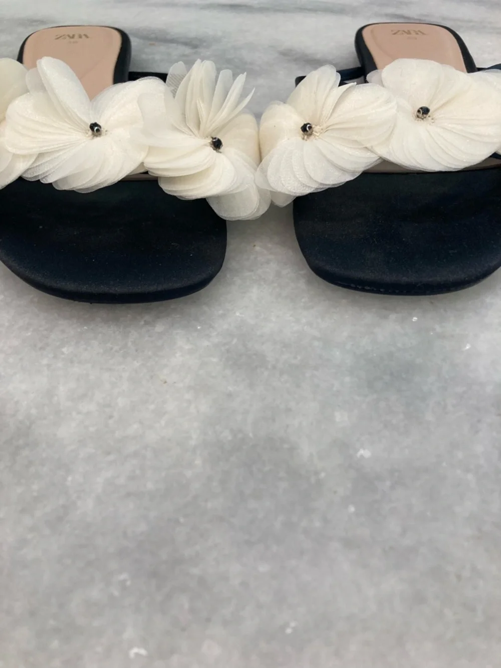 ZARA Black Cream Flower Sandals - Picture 4 of 14